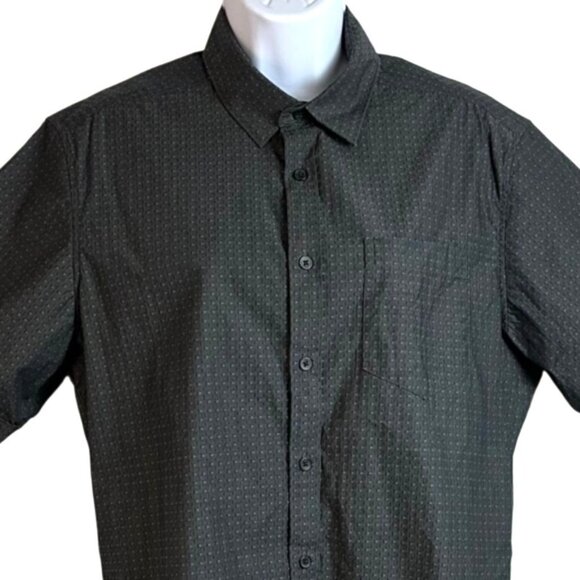 Apt. 9 Black Geo Textured Short Sleeve Standard Fit Button Up Shirt Men's Size M - Picture 3 of 10